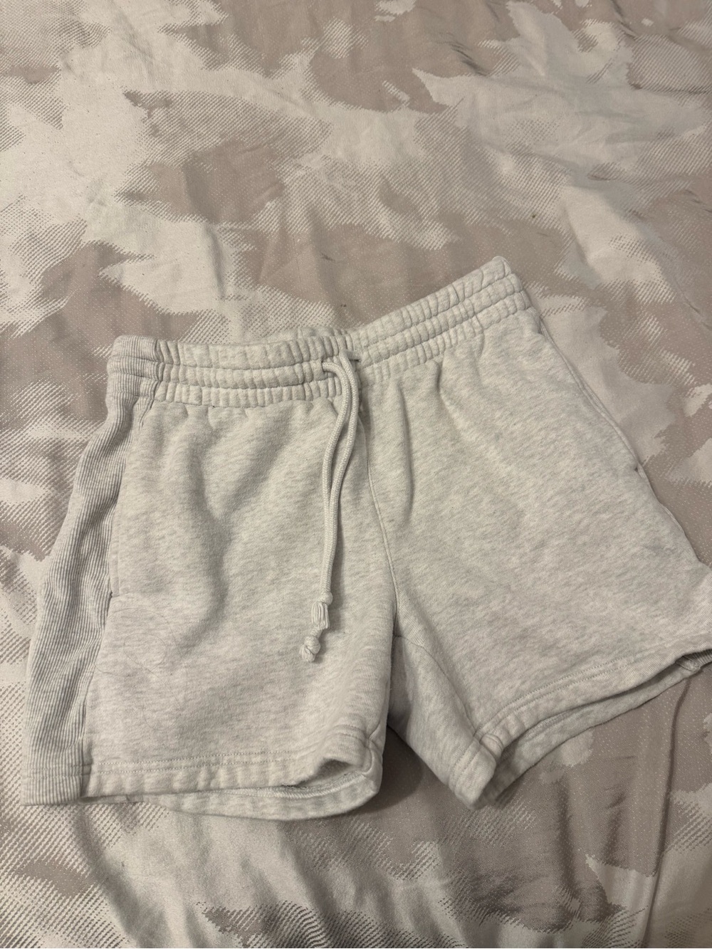 ARITZIA TNA COZY FLEECE SWEATSHORT 5 INCH